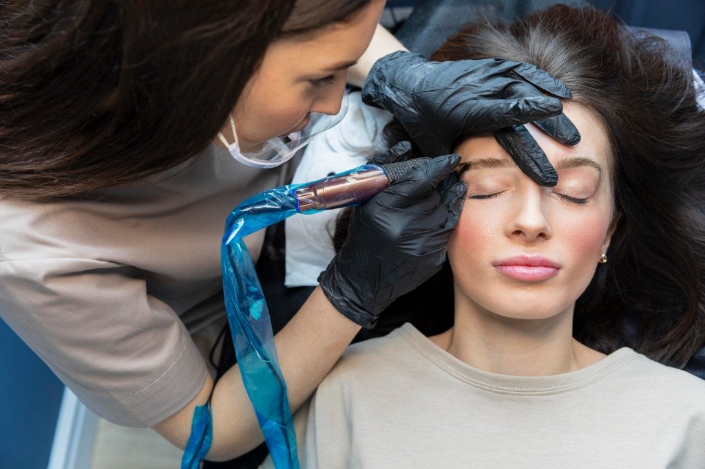 Micropigmentación y Diseño de Cejas Profesional
